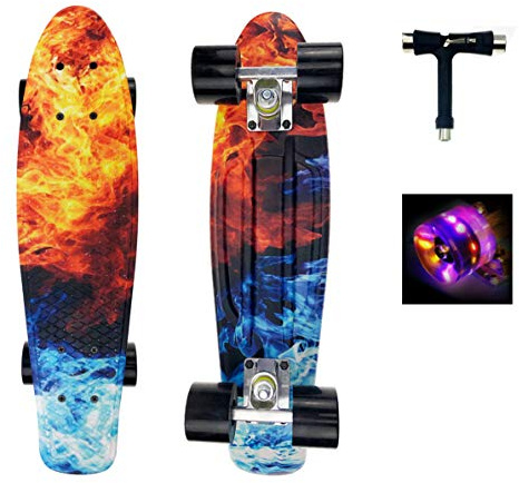 Sumeber Skateboard per Bambini Mini Cruiser Skateboard Completo da 22 Pollici con Ruote Luminose a LED per Adulti Bambini Principianti Ragazze Ragazzi Regalo di Compleanno (Flame)