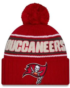 New Era Tampa Bay Buccaneers NFL 2024 Sideline Sport Knit Rot Bommelmütze - One-Size
