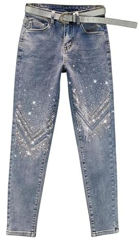 Jean slim femme taille haute denim bleu clair délavé décor strass brillants motif chevron pendentifs frangés jambe courte carotte chic sortie soirée concert festival tenue glamour cache rondeur