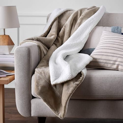 Amazon Basics Micromink Sherpa Throw Blanket, Not Heated, 220 x 240 cm, Taupe