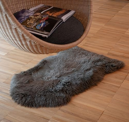 IPEA Tapis en Peau de Mouton Véritable Couleur Moka - Fabriqué en Italie – 100/110 cm – Tapis de Lit en Cuir Naturel – Fourrure Douce et Touffue pour Chambre à Coucher, Salon, Ameublement