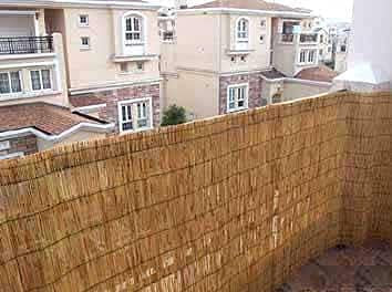 Abaseen Natural Split Reed Fence Hand-Woven Reed Screening for Garden Natural Window Roller Blind Outdoor Bamboo Shades for Garden Patio Gallery Balcony Decorative Fences (1m x 5m, Split Reed Fence)