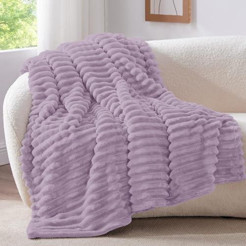 BEDELITE Fluffy Fleece Blanket Cosy Soft Throw, 152x203 cm, Lilac | Striped Design, Decorative for Sofa Bed Couch, Warm Gifts for Women and Girls