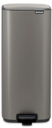 Brabantia Bo Pedal Cubo de basura 30L (platino), papelera cocina con diseño compacto y sistema de apertura con pedal, cubo basura reciclaje con cubo extraíble, incluye bolsas PerfectFit