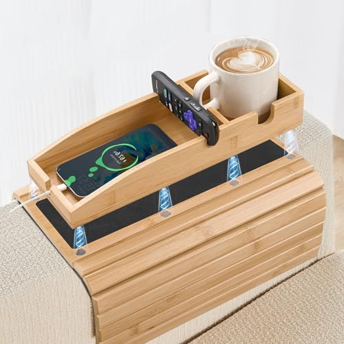 Nenkarn Sofatablett Armlehne, Faltbares Bambus-Tablett mit Getränkehalter, Magnetisches 3-in-1-Couchseitentisch Anti-Rutsch Abnehmbarer Sofa-Organizer für Getränke Handy Fernbedienung Snacks