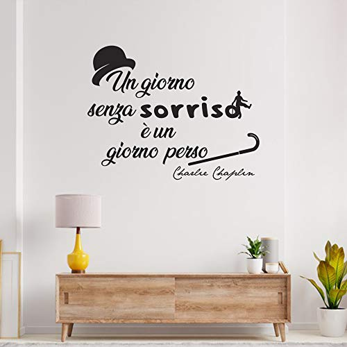 Bizarre Creations | Adesivi Murali Da Parete 80x60cm, Scritte Adesive Italiane, Adesivo Pareti Camera Da Letto Cucina Soggiorno, Charlie Chaplin: Un Giorno Senza Un Sorriso È Un Giorno Perso , (Nero)