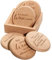 Spruchreif · Bierdeckel mit Wein-Sprüchen aus hochwertigem Buchenholz · 2in1 Untersetzer und Deckel · 6er Set Glasabdecker inklusive Holz-Ständer · Geschenkideen aus Holz