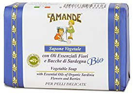 L'AMANDE - Sapone Mani Vegetale Neutro Delicato per Pelli Sensibili, Detergente Idratante e Antistress Profumato con Olio Essenziale Bio di Mirto e Ginepro, Fiori e Bacche di Sardegna 200 gr