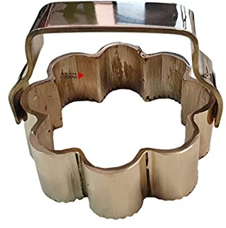Professional Cooking Tagliapasta Forma Stampo Fiore sardo in Ottone con Manico cm.8