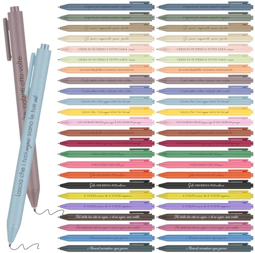 Tenare Set di 48 Penne a Sfera a Scatto con Citazioni Motivazionali in Italiano - Inchiostro Nero, 12 Stili Diversi in Colori Assortiti, Idea Regalo per Amici, Colleghi, Ringraziamento o Addio