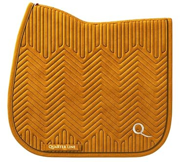 QUARTERLINE Premium Satteldecke für Pferde - Iberian Collection | Dressur & Springen | Atmungsaktiv, Stoßdämpfend, Elegante Farben, Pflegeleicht (Chai Tea Dressage)