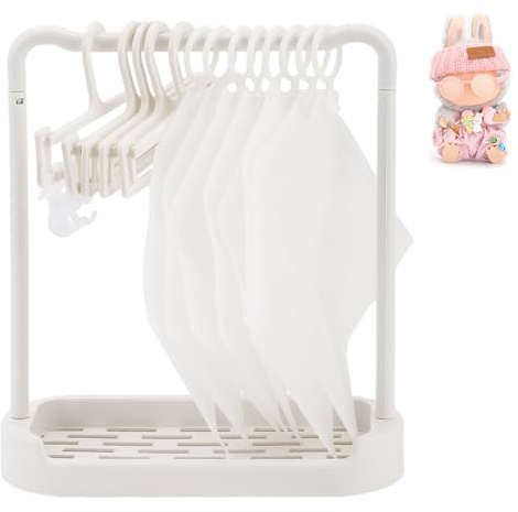 WALLFID Puppenkleiderschrank mit Ständer – Mini Kleiderschrank für 10/15/20cm Plüschpuppen – Set mit Puppenkleiderbügeln, Haken & Staubbeuteln zur Aufbewahrung und Präsentation von Puppenkleidung