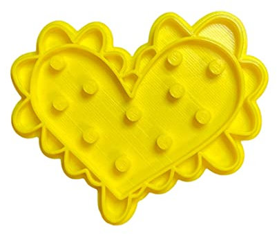 The Cookie Cutter Hub Emporte-pièce en forme de cœur et gaufrage assorti pour biscuits, argile et décoration de pâtisserie 10 cm