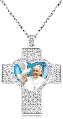 JunyiDIY Weiße Iced Out-Halskette mit Herzkreuz von Papst Franziskus, Christlicher Bling-Anhänger für Papa und Mama, Spiritueller Segen, YA5957