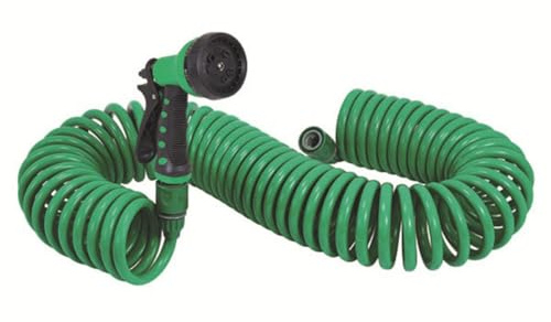 Spiralschlauch – Curly Schlauch | Rücklaufschlauch selbstaufwickelnder Wasserschlauch mit Anschlussarmaturen für den Außenbereich, 7-teilige Sprühdüse