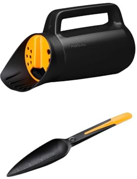 Fiskars Solid Dünger-Set, 2-Teilig, Streugutbehälter, 30 cm, Handstreuer für Salz, Dünger und Sand Solid Saatgut-Pflanzkelle, 29,8 cm, Pflanzkelle mit integrierten Funktionen zum Säen