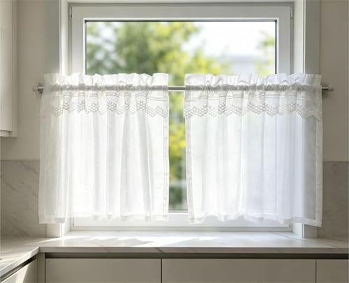 Yaland Leinenoptik Kurzgardine mit Spitzenbesatz Halbtransparente Landhausstil Scheibengardine mit 2 Aufhängemöglichkeiten für Küchenfenster, Badfenster & Schränke (Weiß HxB 60x75cm) 2 Stück