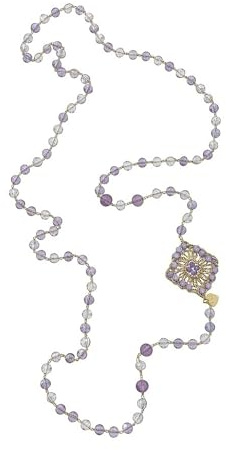 Collana artigianale fatta a mano, lavorata all'uncinetto con filato prezioso, pietre naturali, cristalli Boemia, perle in vetro e mattonella granny, senza chiusura - Idea regalo. Pezzo unico. (Lilla)