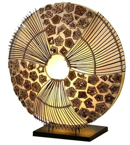 Tischlampe Bali, handgemacht aus Rattan und Naturmaterialien, Modell Olivea | Elegantes Design, metallener Korpus, ideal für Naturfreunde, einzigartig und umweltfreundlich.