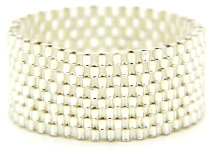 Delica-Glasperlen-Ring in Silber, gewebter breiter Bandring Peyote-Stitch flexibler Perlenring Statement Stapelring #054 Silverstar