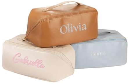 GSTFY Personalised Printing Embroidery Travel Makeup Bag Leather Custom Name Flat Lay Makeup Bag Zipper Cosmetic Bags Birthday Wedding Gifts for Women Bridesmaids Mom