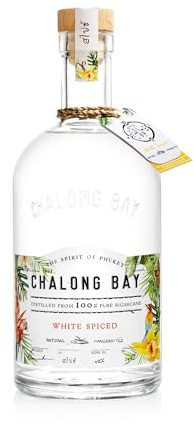 CHALONG BAY White Spiced - Rhum - 40% Alcool - Origine : Thaïlande - Notes de Citron vert & Canelle - Infusion épicée - A consommer pur ou en cocktail - 70 cl