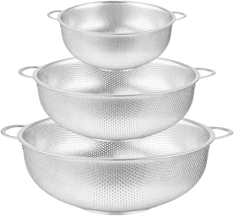 M.J COMFY-LIFE Stainless Steel Colander Set of 3,with Handles & Stable Base, Large Fine Mesh Pasta Strainer for Draining Vegetables Fruits Rice Quinoa, Dishwasher Safe & Nesting Storage – 16/22/28 cm