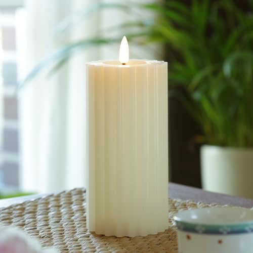 MARELIDA LED Kerze Echtwachskerze gerillt geriffelt Stumpenkerze mit senkrechten Rillen und flackernder Flamme Timer Wachskerze für Innen creme (Höhe: 17,5cm)