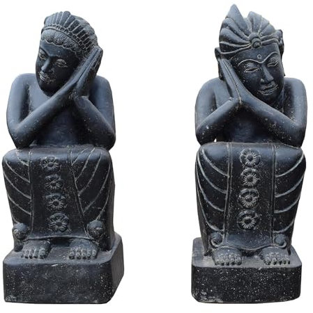 Teako Design Stonox Hockendes Balianisches Paar Ajmer und Visak aus Stein, Frostfeste Gartenskulptur, Gartenfiguren Set mit Grauer Patina, geeignet für Gartenbereich