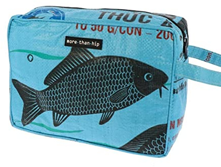 MoreThanHip - Kulturtasche 5,6 L – Kulturbeutel aus recycelten Tierfuttersäcken – Robust, Wasserfest, Praktisch, Einzigartig – Perfekt für Reisen und Geschenk - Yindee - Fisch blau-27 x 19 x 11 cm