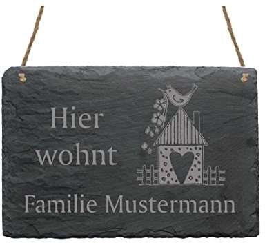 Skiffertavla Här bor familj – ditt namn – » med motiv fågelhus – dörrskylt ringskylt namnskylt – storlek ca 22 x 16 cm