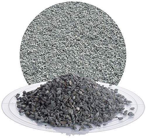 Schicker Mineral Diabas Ziersplitt grau 25 kg, Naturstein, Splitt für Steingärten, Beet, Gartenteich, Fassadenschutz, Weg- und Terrassengestaltung, robust, witterungsbeständig (Körnung 2-5 mm)