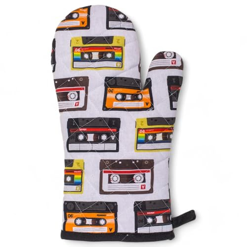 MIJOMA Topfhandschuh oder Topflappen – Retro-Design für stilvolles Kochen – Hochwertige Baumwolle mit Digitaldruck (Kassetten, Topfhandschuh, 17 x 32 cm)