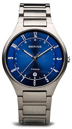 BERING Herren Quarz Uhr | Armbanduhr 39 mm silbernes Titangehäuse und blaues Zifferblatt | Titanband mit Titanelementen | 5 ATM | 11739-707
