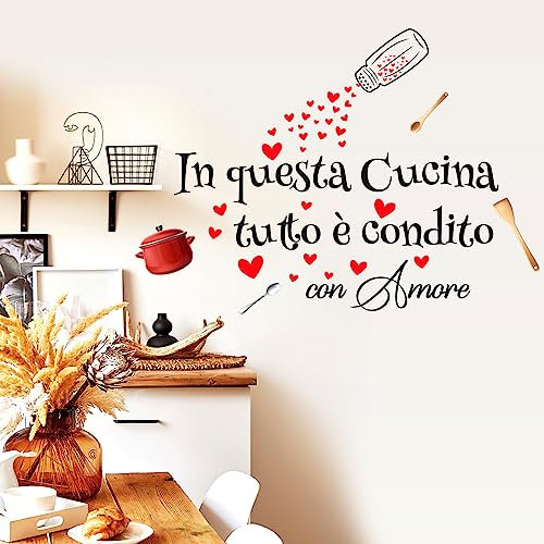 Adesivi murali cucina frasi in questa cucina tutto è condito con amore Wall Stickers scritta per casa la Citazione con amore Adesivo da parete decorazione murale con pentola mestolo e cuori MEDIUM