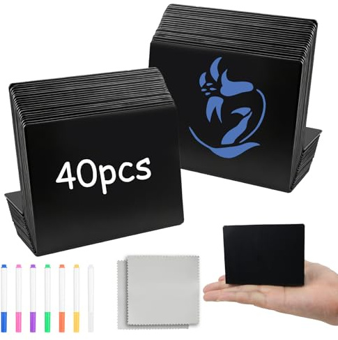MISIQIMA Lot de 40 mini tableaux noirs en acrylique pour étiquettes de prix, accessoires de buffet, petit tableau ardoise à écrire avec 7 crayons aquarelle et 2 chiffons de nettoyage