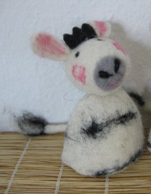 Baden 2143600 Eierwärmer Motiv Zebra aus Filz Einheitsgröße