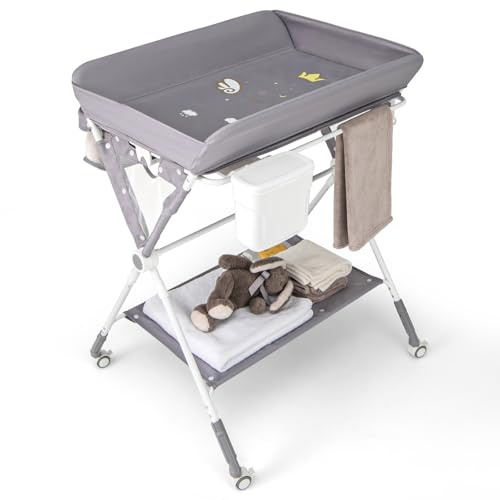 GOPLUS Table à Langer Bébé Pliante Réglable 3 Hauteurs (Gris) | Commode à Langer avec Roues Verrouillables, Poubelle, Panier de Rangement, Étagère et Ceinture de Sécurité pour 0-12 Mois