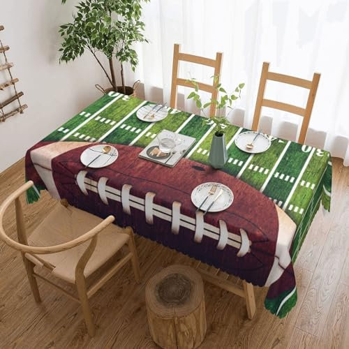 FLYIFE American Football Feld und Ball bedruckte rechteckige Tischdecke, 183 x 137 cm, wasserabweisend, knitterfrei, perfekt für Essen und Veranstaltungen