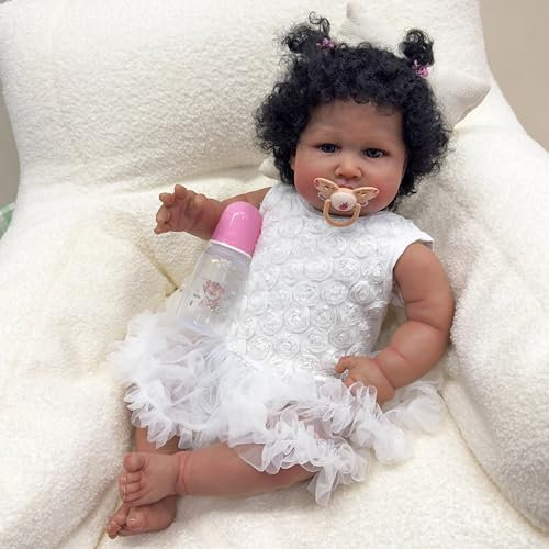 YIHANGG 60cm Afroamerikanisch Reborn Baby Puppe 24Zoll Kleinkind Mädchen Prinzessin Puppe Dunkle Haut Neugeborenes mit Schwarzem Lockigem Haar Geburtstag Weihnachten Geschenk