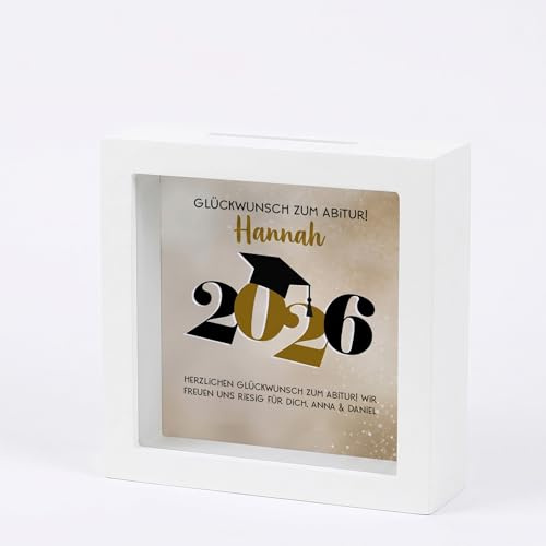Herz & Heim® Spardose als Abitur Geldgeschenk zum Schulabschluss – Personalisierung mit Name & Text – Abschluss Geschenkidee für Abi & Studium – Bachelor Geschenk zum Befüllen (Abschluss 2026)