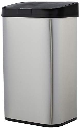 Amazon Basics 60-L-Mülleimer aus Edelstahl mit Berührungslosem Bewegungssensor, Rechteckig, Silberfarben/Schwarz