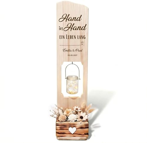 Personalisiertes Hochzeitsgeschenk aus Holz – „Hand in Hand ein Leben lang“ | Holzaufsteller mit Namen & Datum graviert, Laterne & Blumenkasten