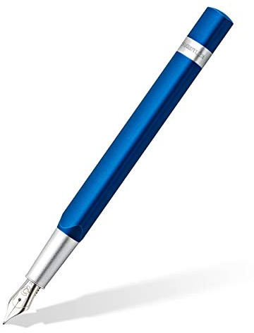 STAEDTLER 476TRX3 M ST Füller Trx (ergonomische Dreikantform, matte samtweiche Aluminium-Oberfläche, Aufsteckkappe, Standard Tintenpatrone, hochwertige Edelstahlfeder, Farbe: blau, Strichstärke M)