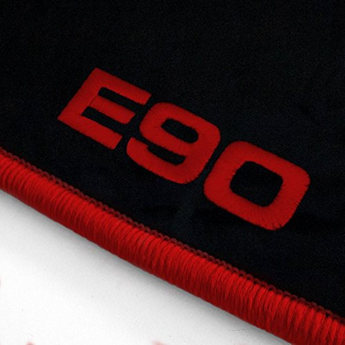 Autoteppich Stylers ATS-Q300_E90-103 Passgenaue Velours Fußmatten mit Logo Stick (E90) und Rand in Rot