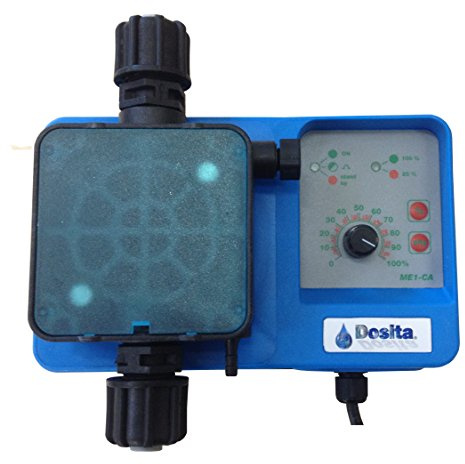 Analoge elektromagnetische Dosierpumpe mit konstanter Dosierung mit einstellbarem Durchfluss zur Dosierung von Flüssigkeiten, Modell ME1-CA - 5 l/h bei 9 bar 230 VAC, PP-Kopf mit Viton-Dichtungen