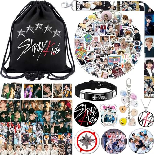 SOSAYI Stray Coffret cadeau pour STAY, Stray Merch avec 1 sac de gym SKZ, 1 Porte Clef, 1 anneau pour téléphone portable, 1 cordon, 1 bracelet, 1 collier, 4 broches, 50 autocollants, 55 photocard