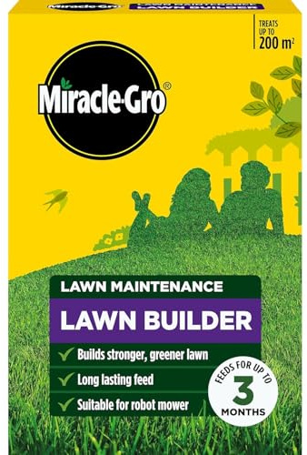 Miracle-Gro Lawn Builder 100m² / 200m² Premium Granular Lawn Fertiliser | Fast Greening in 7 Days & Long-Lasting Results | Strengthens Grass & Prevents Scorching | Easy-Apply Granules (200m2)