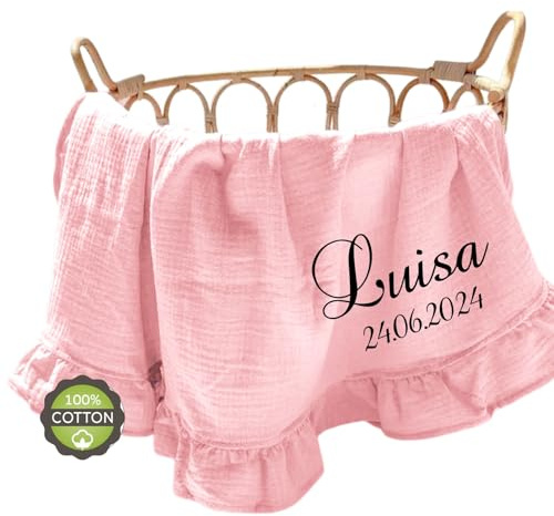 BotoBaby ★ Babydecke mit Namen und Datum Bestickt ★ 100% Baumwolle ★ Dünne Atmungsaktive Babydecke ★ Musselin ★ SOMMERDECKE - Ohne Füllung ★ (Rosa mit Rüschenrand, 75 x 100 cm)