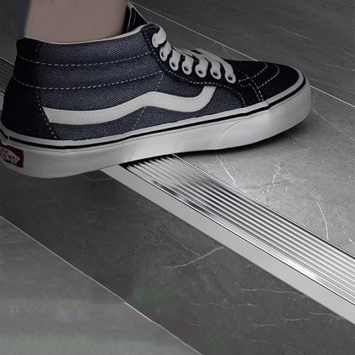 Elitix übergangsprofil 4 Treppenkantenschutz Aus Vinyl für Treppenstufen, Metallkantenschutzstreifen mit Rutschfester Oberfläche, Bündige Treppenkantenleiste für Bodenleisten(Gold,6m(19.7ft))